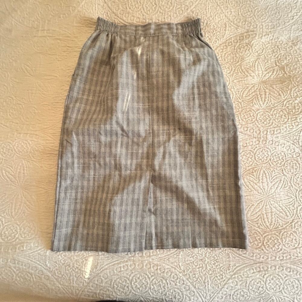 Fundamental Things, Black and white plaid textured skirt, petite, size 4 - Picture 4 of 7